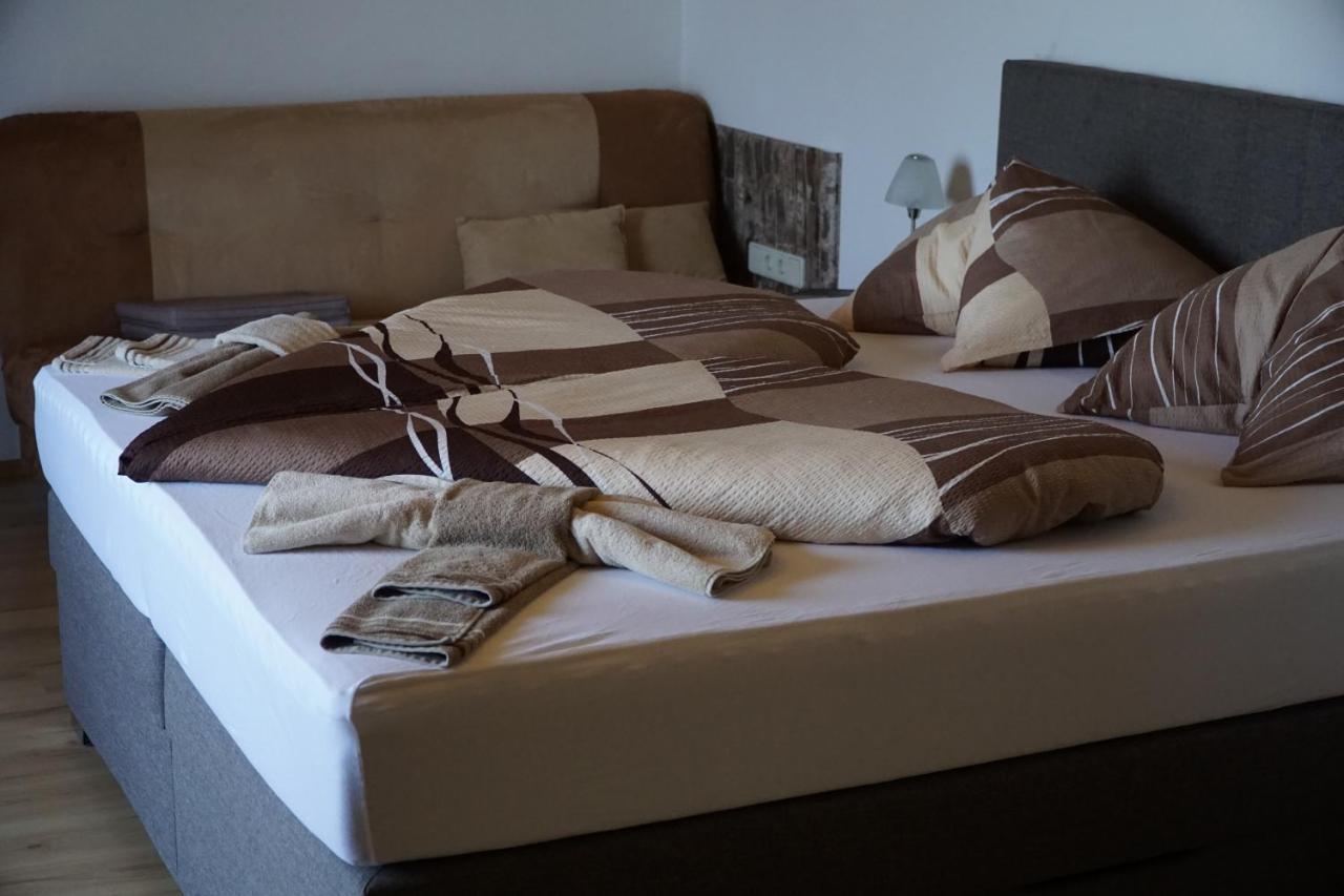 Pension-Ferienwohnung Rotar Faak am See Exteriör bild