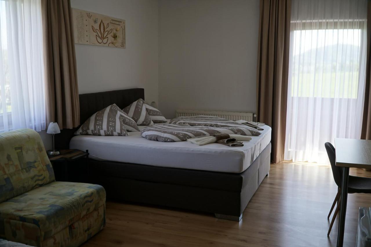 Pension-Ferienwohnung Rotar Faak am See Exteriör bild