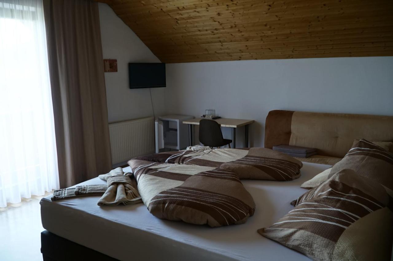 Pension-Ferienwohnung Rotar Faak am See Exteriör bild